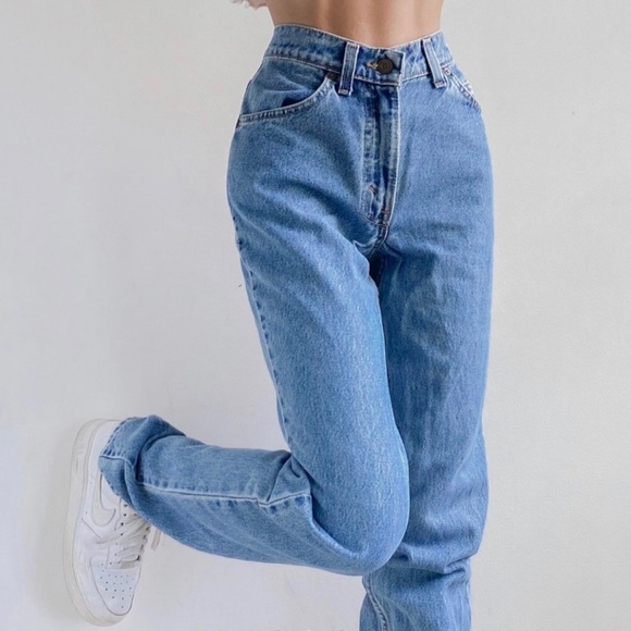 Levi's 505 Regular Fit 33x30 High Rise Mom Jeans - Picture 3 of 16